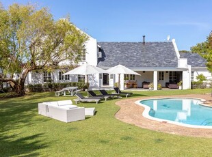 4 Bedroom Freestanding To Let in Constantia