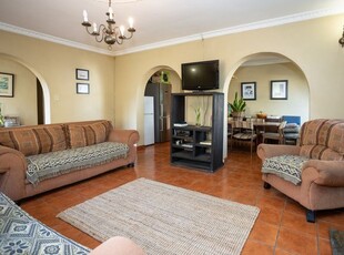 4 Bedroom House For Sale in Stellenridge