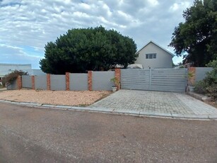 4 Bedroom House For Sale in Stilbaai Wes