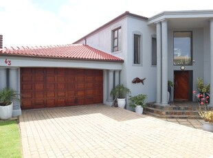 4 Bedroom House For Sale in Wavecrest