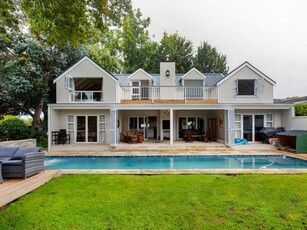 4 Bedroom House To Let in Constantia