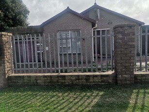 4 Bedroom House To Let in Saldanha Central