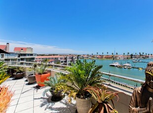 4 Bedroom Penthouse For Sale in Port Owen