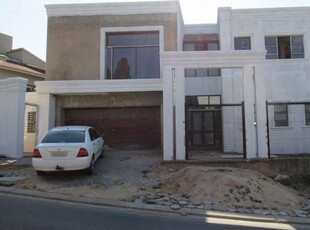 4 Bedroom with 4 Bathroom For Sale Gauteng