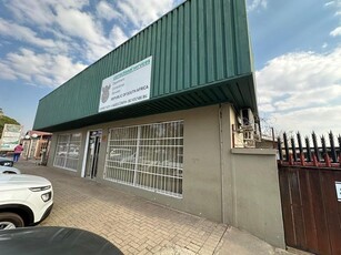 428m² Office For Sale in Rustenburg Ext 26