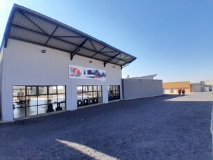 478m² Retail To Let in Waterval East