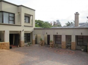 6 Bedroom with 3 Bathroom For Sale Gauteng