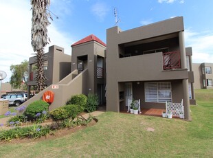 Apartment / Flat For Sale in Allen’s Nek, Roodepoort