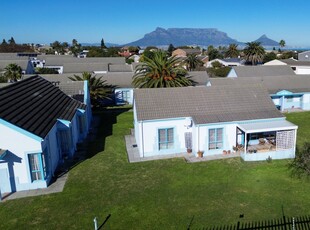 Apartment / Flat For Sale in Flamingo Vlei, Blouberg