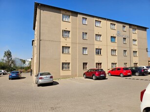 Apartment / Flat For Sale in Fleurhof, Roodepoort