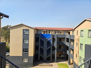 Apartment / Flat For Sale in Fleurhof, Roodepoort