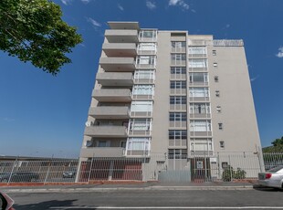 Apartment / Flat For Sale in Oostersee, Parow