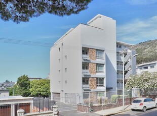 Apartment / Flat For Sale in Sea Point, Cape Town