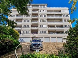 Apartment / Flat For Sale in Sea Point, Cape Town