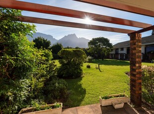 Apartment For Sale in Rondebosch