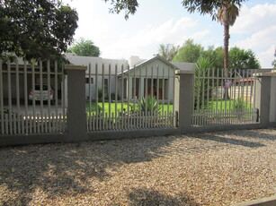 BEAUTIFUL HOUSE FOR SALE IN VRYBURG!