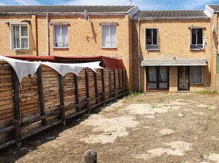 Double Story 3 Bedroom house in Westridge, Mitchells Plain 8 Stirrup Terrace