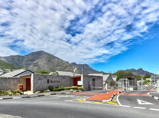 House For Sale in Beach Estate, Hout Bay