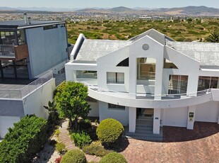 House For Sale in Bloubergstrand, Blouberg