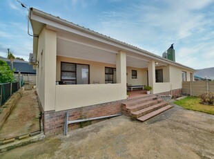 House For Sale in De Kelders, Gansbaai