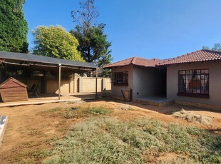 House For Sale in Eike Park, Randfontein