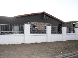 House For Sale in Elsies River, Goodwood