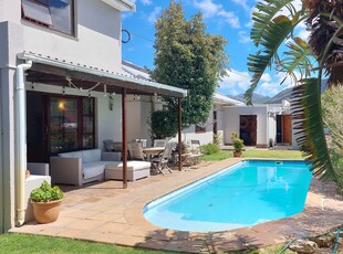 House For Sale in Fish Hoek, Fish Hoek