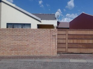 House For Sale in Fleurhof, Roodepoort