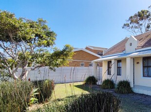 House For Sale in Franskraal, Gansbaai