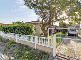 House For Sale in Grassy Park