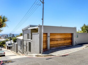 House For Sale in Green Point, Cape Town