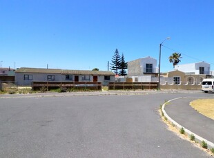 House For Sale in Heideveld, Cape Town