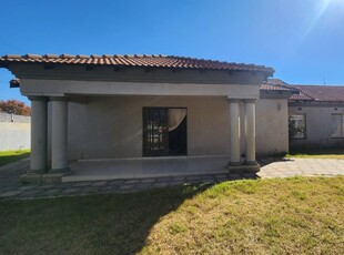 House For Sale in Helikonpark, Randfontein