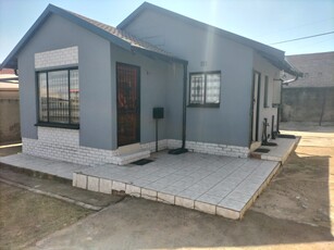 House For Sale in Kagiso, Krugersdorp