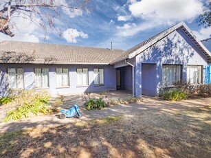 House For Sale in Lindhaven, Roodepoort