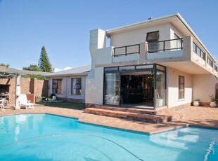 House For Sale in Melkbosstrand Central, Melkbosstrand