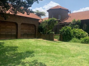 House For Sale in Middelvlei AH, Randfontein