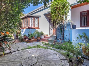 House For Sale in Mowbray, Cape Town