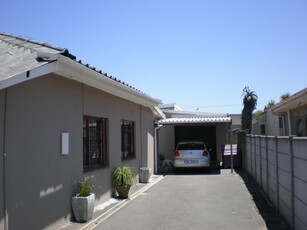 House For Sale in Parow Central, Parow