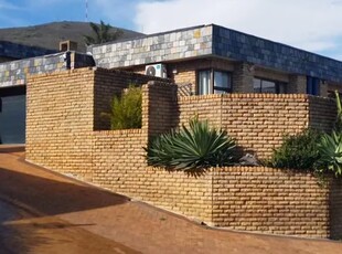 House For Sale in Plattekloof 1, Parow