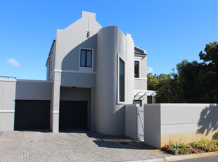 House For Sale in Plattekloof 3, Parow