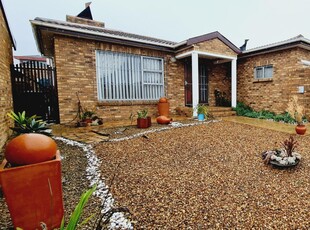 House For Sale in Plattekloof