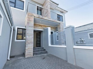 House For Sale in Plumstead, Cape Town