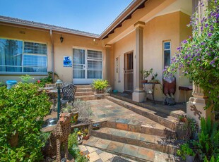 House For Sale in Quellerina, Roodepoort