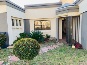 House For Sale in Robertsham, Johannesburg