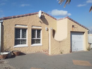 House For Sale in Southfield, Cape Town