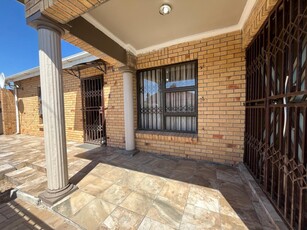 House For Sale in Tembani, Khayelitsha