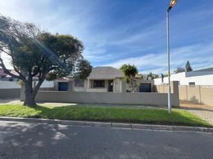 House For Sale in Thornton, Cape Town