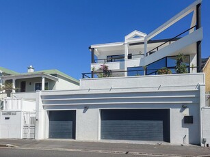 House For Sale in Walmer Estate