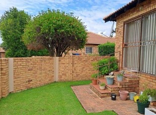 House For Sale in Willowbrook, Roodepoort